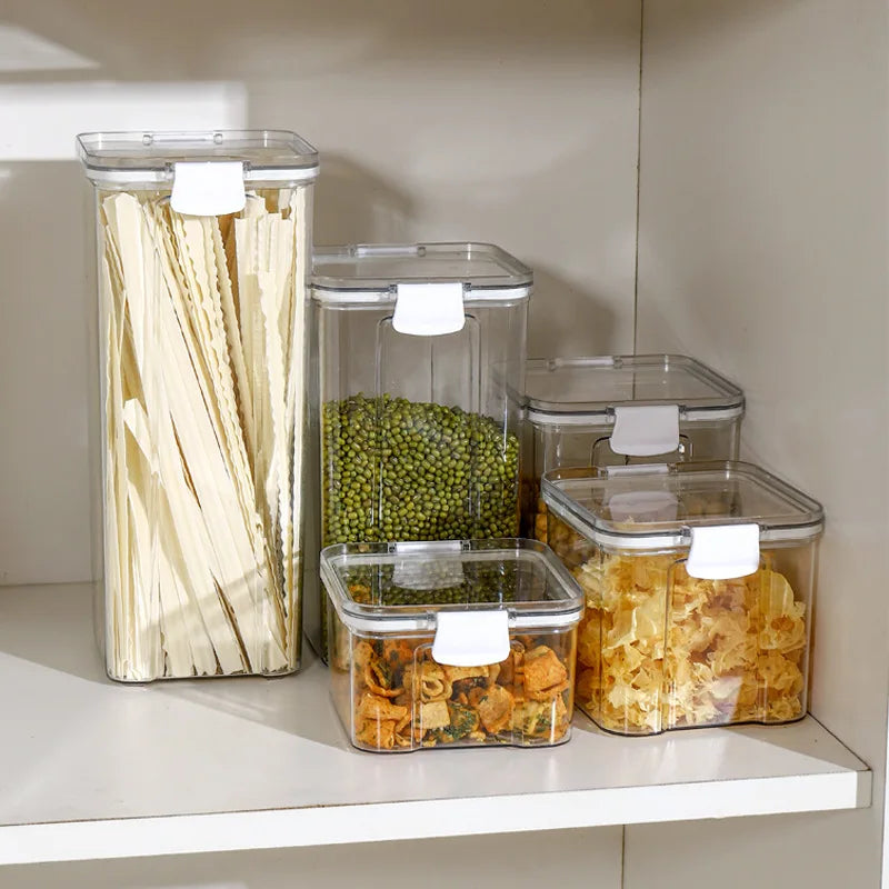 Clear & Fresh – Multi-Size Sealed Containers for Kitchen & Fridge